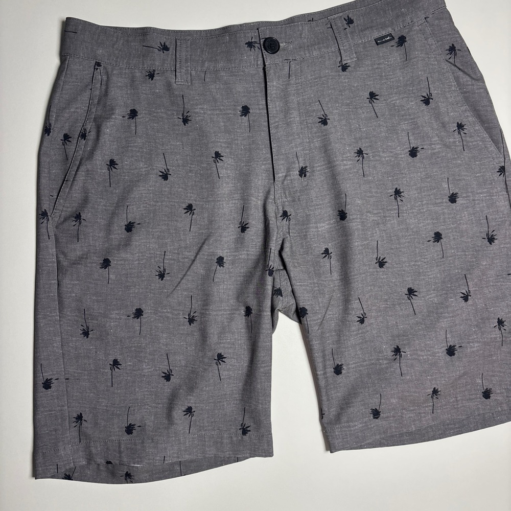 Travis Mathew Golf Performance Shorts Men 32 Grey Palm Tree Print Stretch Casual